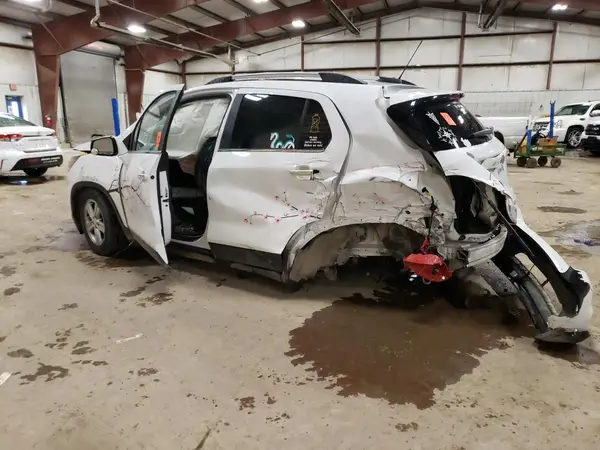KL7CJPSB2KB913459 2019 CHEVROLET TRAX - Image 2