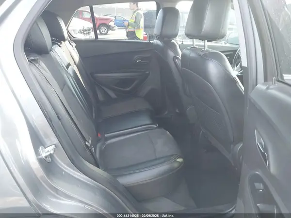 KL7CJPSB2KB917723 2019 CHEVROLET TRAX - Image 8