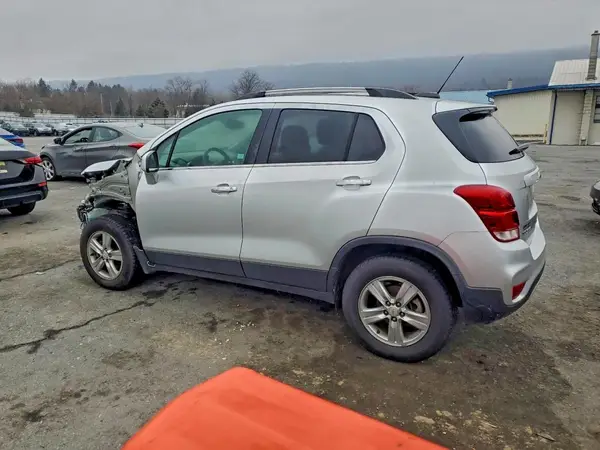 KL7CJPSB2KB925613 2019 CHEVROLET TRAX - Image 2