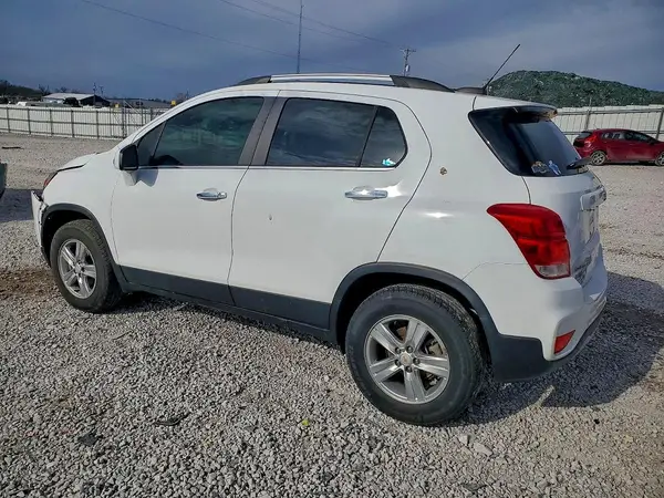 KL7CJPSB2KB926874 2019 CHEVROLET TRAX - Image 2