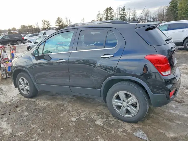 KL7CJPSB2LB004560 2020 CHEVROLET TRAX - Image 2