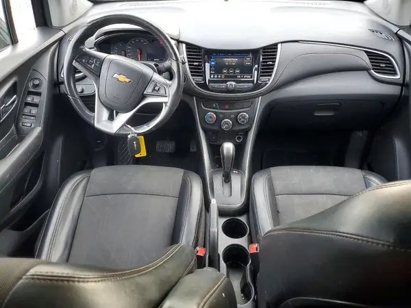 KL7CJPSB2LB004560 2020 CHEVROLET TRAX - Image 8