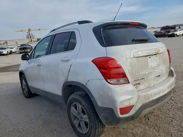 KL7CJPSB2LB007328 2020 CHEVROLET TRAX - Image 2