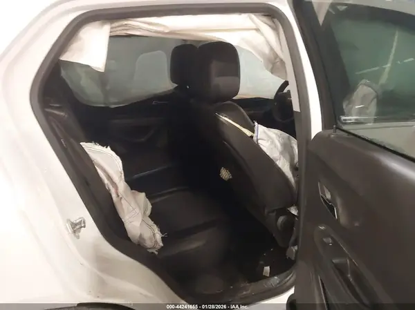 KL7CJPSB2LB034688 2020 CHEVROLET TRAX - Image 8