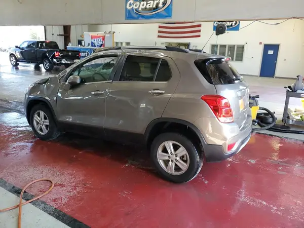 KL7CJPSB2LB347515 2020 CHEVROLET TRAX - Image 2