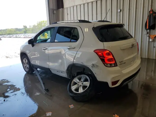 KL7CJPSB2MB320610 2021 CHEVROLET TRAX - Image 2