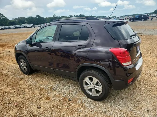 KL7CJPSB2MB321806 2021 CHEVROLET TRAX - Image 2