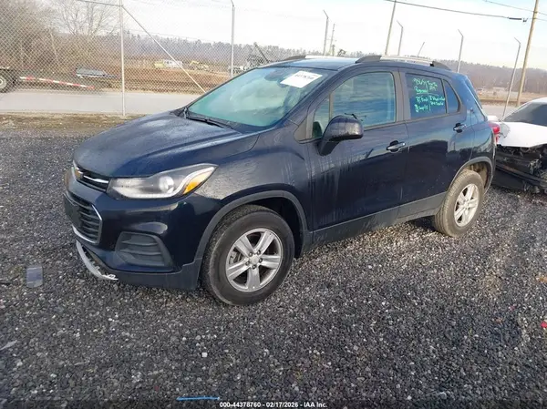 KL7CJPSB2MB322017 2021 CHEVROLET TRAX - Image 2
