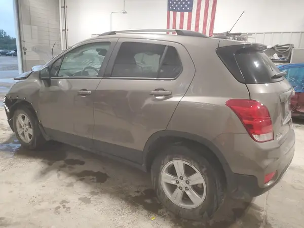 KL7CJPSB2MB322664 2021 CHEVROLET TRAX - Image 2