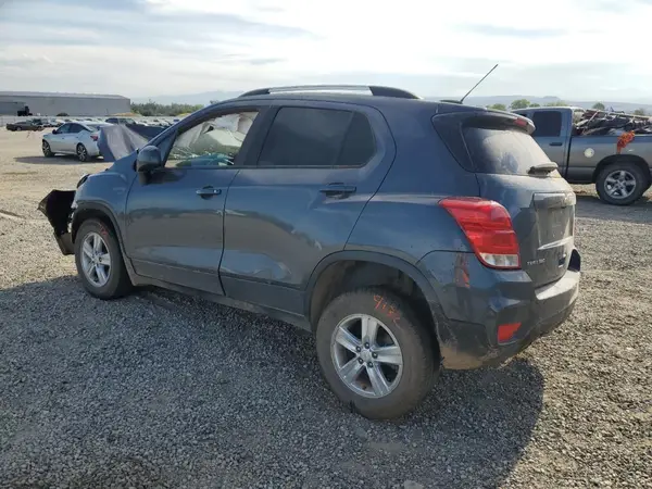 KL7CJPSB2MB333440 2021 CHEVROLET TRAX - Image 2