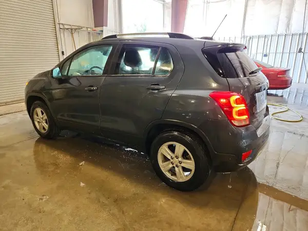KL7CJPSB2MB340422 2021 CHEVROLET TRAX - Image 2