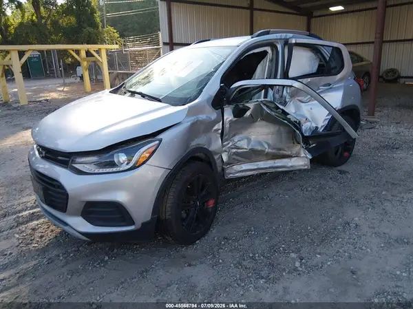 KL7CJPSB2MB345751 2021 CHEVROLET TRAX - Image 2