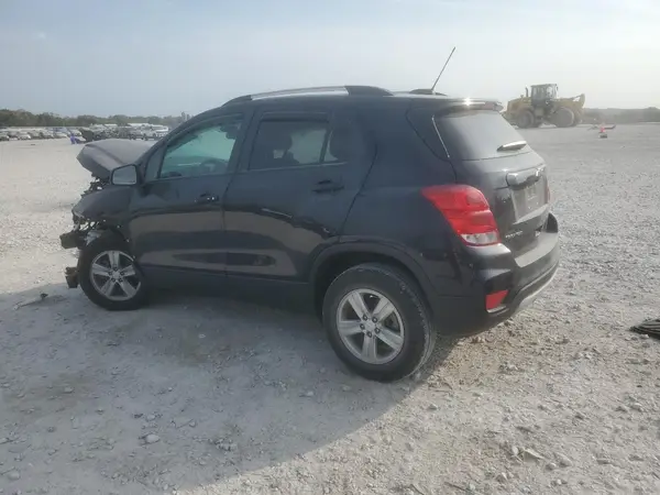 KL7CJPSB2MB354756 2021 CHEVROLET TRAX - Image 2