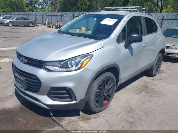 KL7CJPSB2MB357527 2021 CHEVROLET TRAX - Image 2