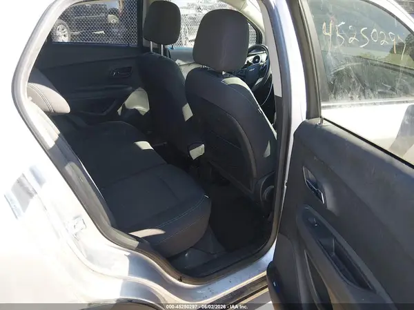 KL7CJPSB3GB509559 2016 CHEVROLET TRAX - Image 8