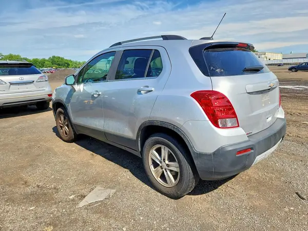 KL7CJPSB3GB668243 2016 CHEVROLET TRAX - Image 2
