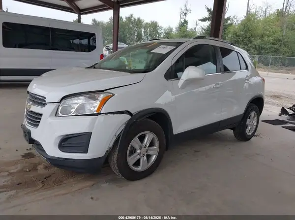 KL7CJPSB3GB760453 2016 CHEVROLET TRAX - Image 2