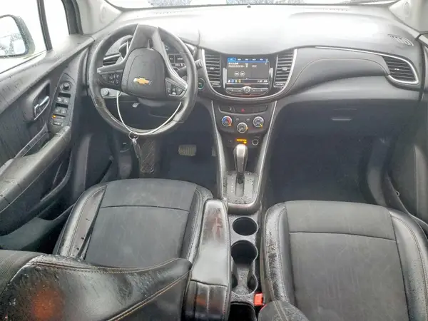 KL7CJPSB3JB610222 2018 CHEVROLET TRAX - Image 8