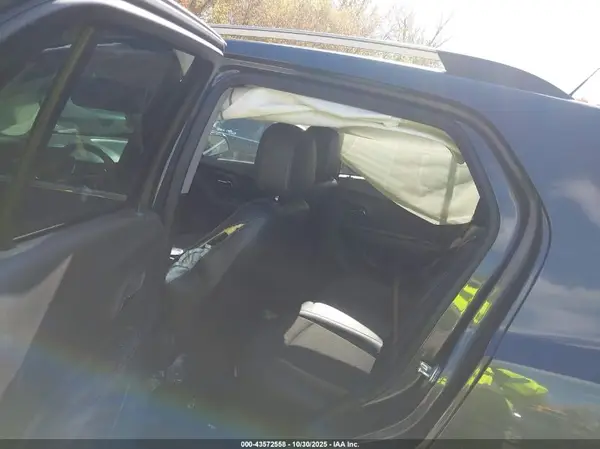 KL7CJPSB3JB614111 2018 CHEVROLET TRAX - Image 8