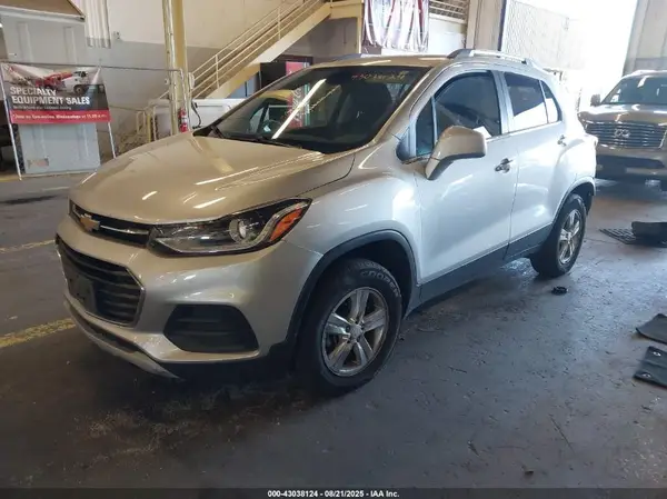 KL7CJPSB3JB618238 2018 CHEVROLET TRAX - Image 2