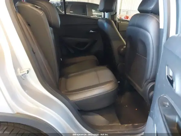 KL7CJPSB3JB618238 2018 CHEVROLET TRAX - Image 8