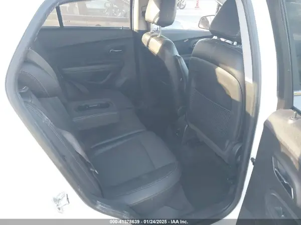 KL7CJPSB3JB632236 2018 CHEVROLET TRAX - Image 8