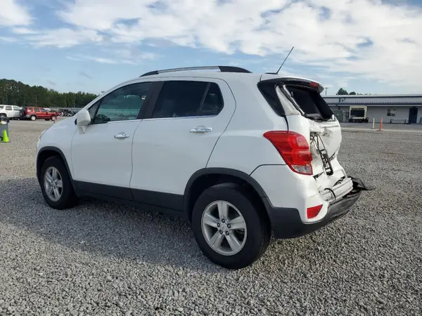 KL7CJPSB3JB655368 2018 CHEVROLET TRAX - Image 2