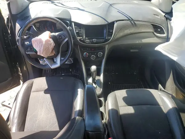 KL7CJPSB3JB687155 2018 CHEVROLET TRAX - Image 8