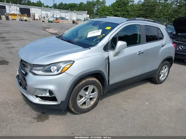 KL7CJPSB3JB689164 2018 CHEVROLET TRAX - Image 2
