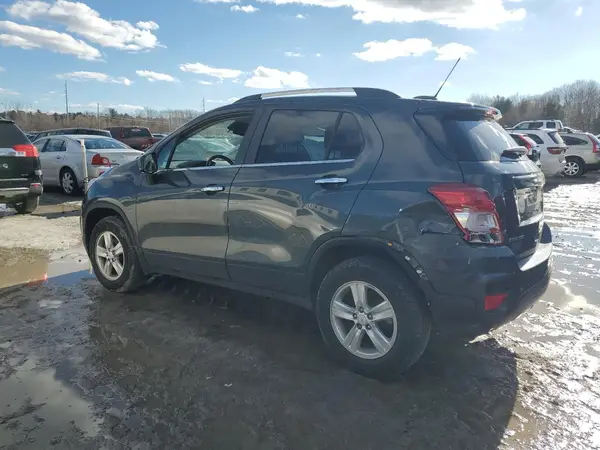 KL7CJPSB3JB710840 2018 CHEVROLET TRAX - Image 2