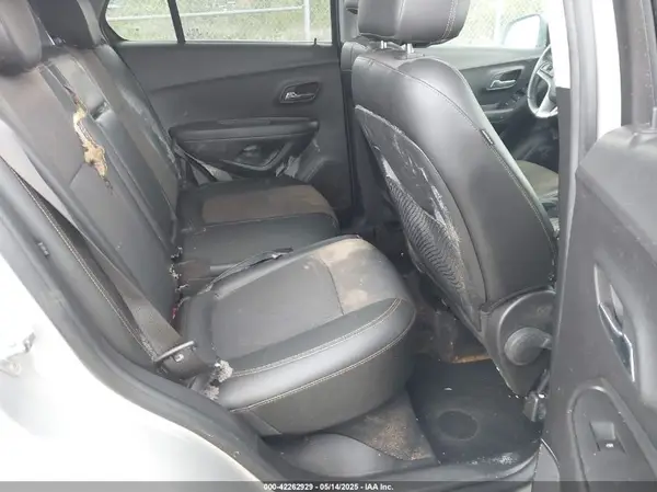 KL7CJPSB3JB712068 2018 CHEVROLET TRAX - Image 8