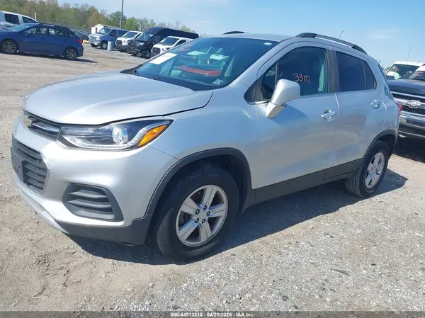 KL7CJPSB3KB756928 2019 CHEVROLET TRAX - Image 2