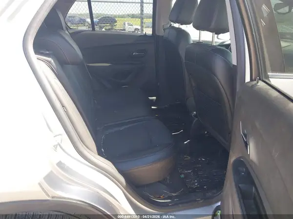 KL7CJPSB3KB756928 2019 CHEVROLET TRAX - Image 8