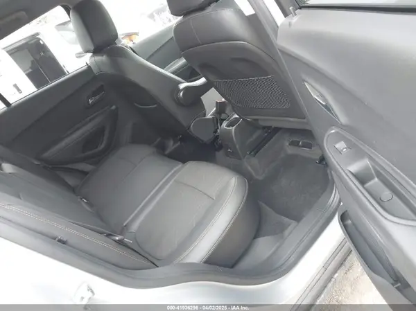 KL7CJPSB3KB781294 2019 CHEVROLET TRAX - Image 8