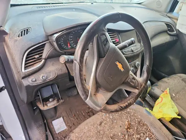 KL7CJPSB3KB808235 2019 CHEVROLET TRAX - Image 8