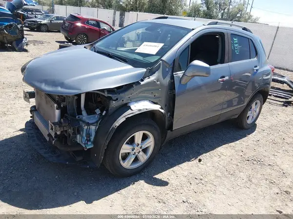 KL7CJPSB3KB811815 2019 CHEVROLET TRAX - Image 2