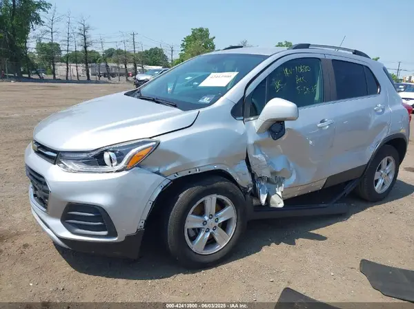 KL7CJPSB3KB835354 2019 CHEVROLET TRAX - Image 2