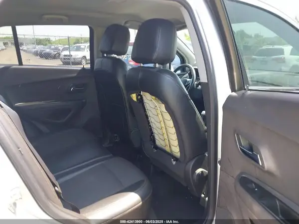 KL7CJPSB3KB835354 2019 CHEVROLET TRAX - Image 8