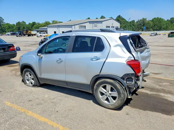 KL7CJPSB3KB839260 2019 CHEVROLET TRAX - Image 2