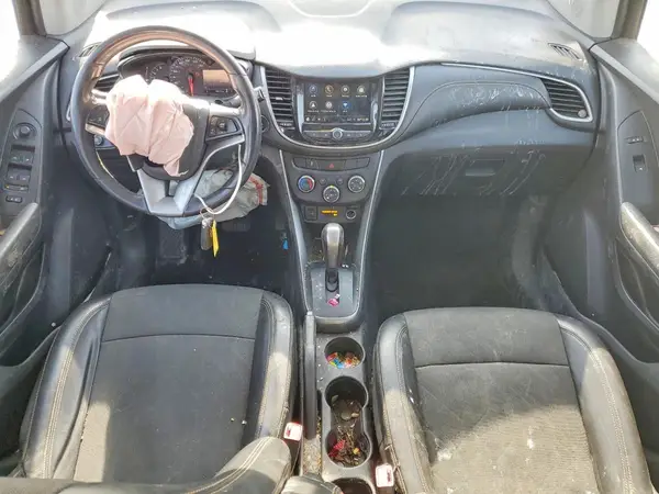 KL7CJPSB3KB868404 2019 CHEVROLET TRAX - Image 8