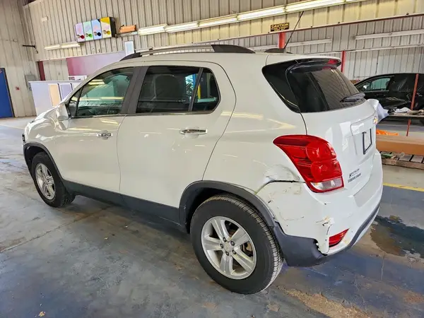 KL7CJPSB3KB898227 2019 CHEVROLET TRAX - Image 2