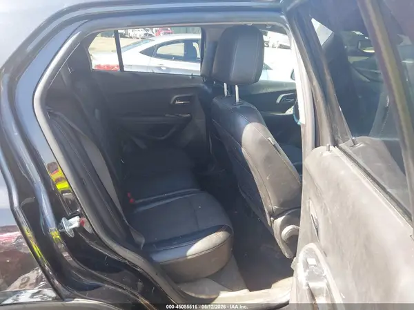 KL7CJPSB3KB925829 2019 CHEVROLET TRAX - Image 8