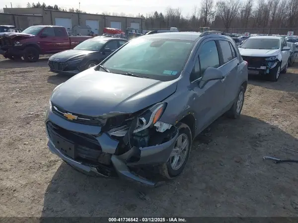 KL7CJPSB3KB933879 2019 CHEVROLET TRAX - Image 2