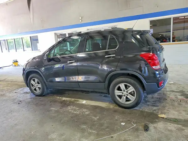 KL7CJPSB3LB004325 2020 CHEVROLET TRAX - Image 2