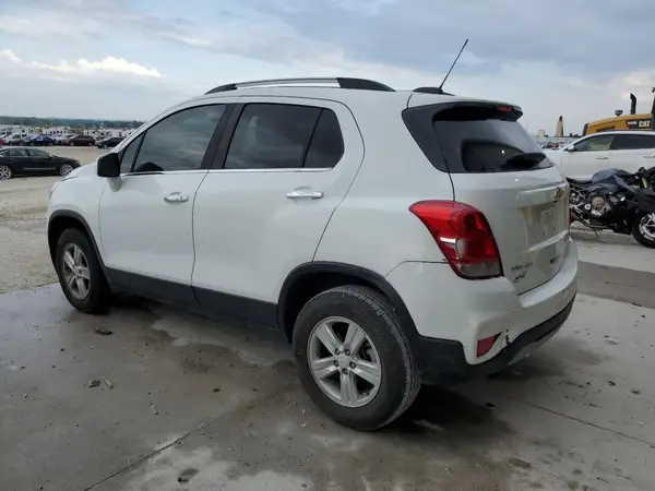 KL7CJPSB3LB010142 2020 CHEVROLET TRAX - Image 2