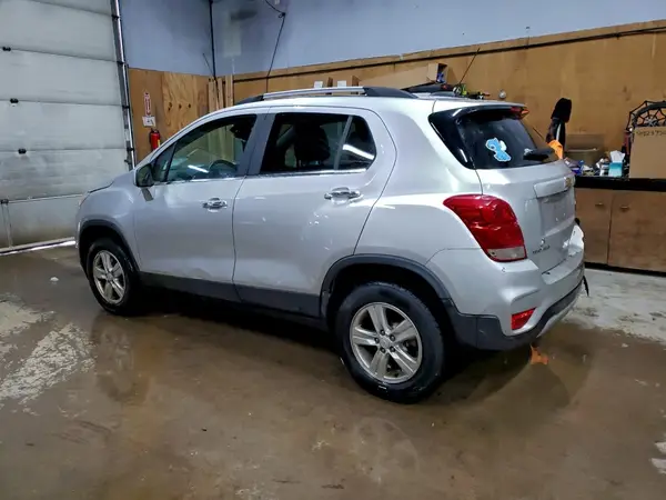 KL7CJPSB3LB010299 2020 CHEVROLET TRAX - Image 2