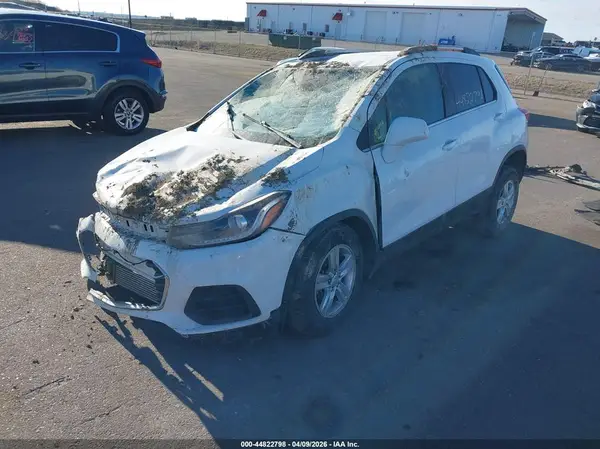 KL7CJPSB3LB318816 2020 CHEVROLET TRAX - Image 2