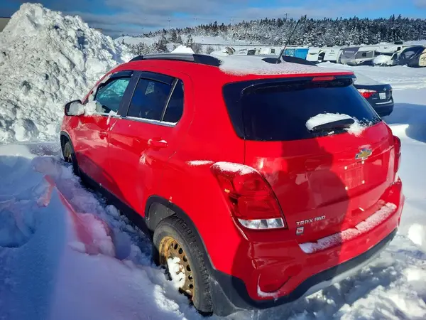 KL7CJPSB3LB327693 2020 CHEVROLET TRAX - Image 2