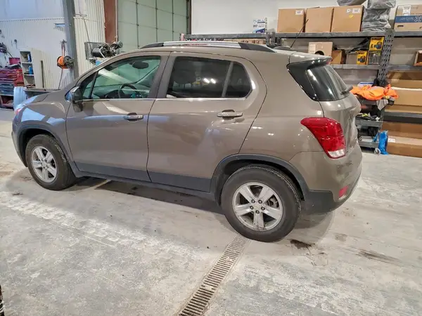 KL7CJPSB3LB339858 2020 CHEVROLET TRAX - Image 2