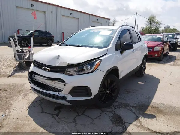 KL7CJPSB3LB346325 2020 CHEVROLET TRAX - Image 2